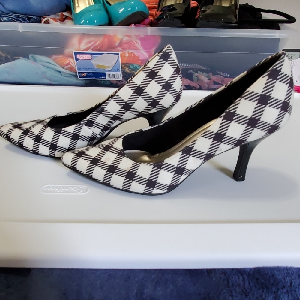 Comfort Plus Black & white heels